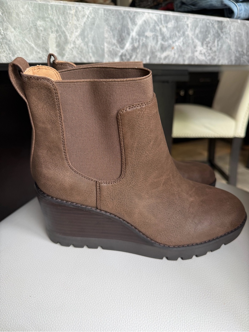 Crown Vintage Brown Chelsea Wedge Ankle Boots Women’s Size 6.5 Lug Sole Comfort - Picture 2 of 8